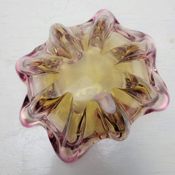 Murano Art Glass Vintage Ashtray Pink Yellow Mid-Century Italian Glass 8" x 6" - Picture 3 of 16